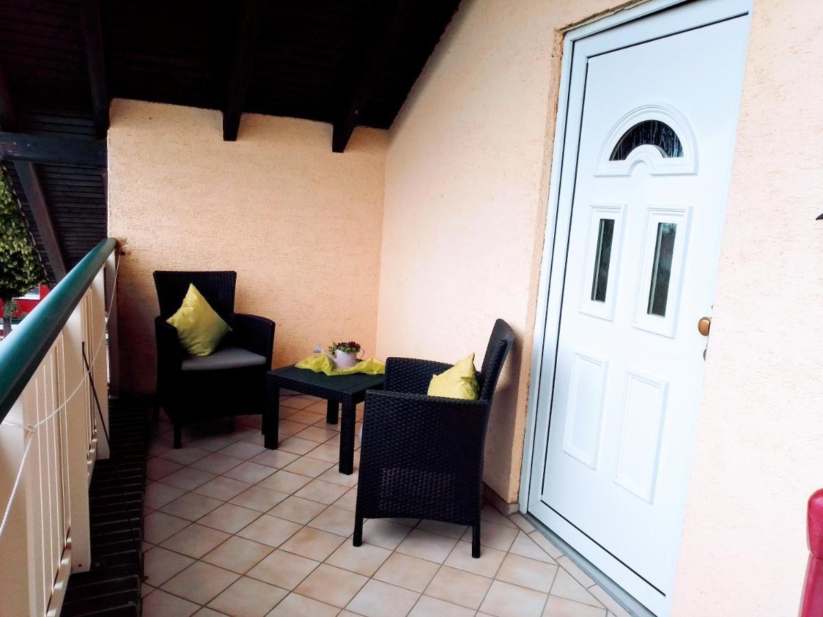 Haus Heidrun Apartment Dolgesheim Exterior photo